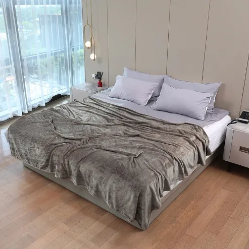 Hot Sale 100% Polyester Flannel Summer Office Air Conditioner Sofa Blanket Bedroom Bed Blanket