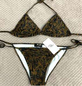 Conjunto <span class=keywords><strong>de</strong></span> <span class=keywords><strong>Bikini</strong></span> Triangular Halter Inspirado <span class=keywords><strong>en</strong></span> la <span class=keywords><strong>Pasarela</strong></span> con Hebillas Metálicas Doradas, Traje <span class=keywords><strong>de</strong></span> Baño <span class=keywords><strong>de</strong></span> Dos Piezas <span class=keywords><strong>de</strong></span> Alta Gama para Mujer, Venta al Por Mayor para Boutiques - Product Image 1