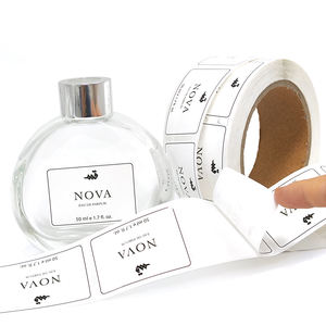 Rollo de etiquetas privadas con logotipo personalizado, vinilo blanco, botella de spray resistente al agua, pegatinas cosméticas, etiquetas para perfume - Product Image 1