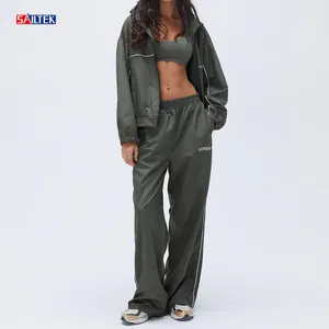 2024 New arrival new fashion 2 piece zip up hoodie and sweat pants set custom nylon women windbreaker jogging suits