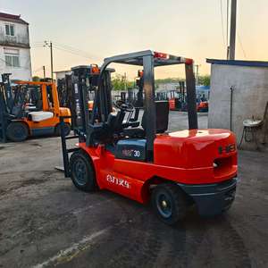 Chariot élévateur diesel HELI K30 3T d'occasion - 4 roues tout-terrain avec mât à deux étages, pneus pneumatiques/solides, faible consommation, haute efficacité - Product Image 2