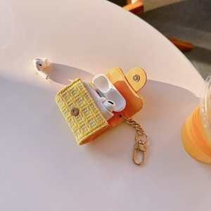 Top personalizado a prueba de golpes al por mayor diseño de lujo a cuadros tejido con llavero para Airpod Pro Funda de cuero - Product Image 1