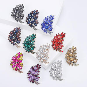 Mode femmes broches alliage strass plume bijoux broche rose Corsage collier broche accessoires - Product Image 1