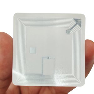 Etichette RFID NFC 13.56MHz per Gestione Biblioteca 50x50mm Adesive Impermeabili in Rotolo per Comodo Stoccaggio - Product Image 4