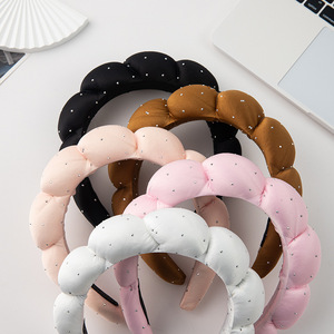 Nouveau serre-tête en éponge blanc orné de strass en forme de nuage, style Sweet Twist, pour le lavage du visage, accessoire capillaire pour un effet amincissant du visage, Factory - Product Image 1