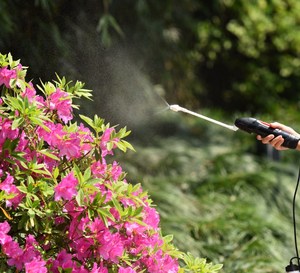 Portable Battery Operated <strong>Sprayer</strong> Wand with Holster for <strong>Gardening</strong> and Cleaning - Product Image 6