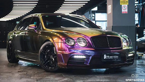 Kit carrosserie amélioré modèle WD pour Bentley Flying Spur, pare-chocs avant et arrière, jupes latérales et diffuseur arrière - Product Image 3