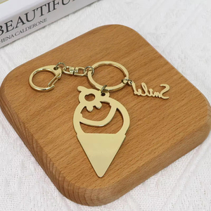 Porte-clés de <span class=keywords><strong>crème</strong></span> glacée personnalisé Nouveau porte-clés en alliage de <span class=keywords><strong>zinc</strong></span> Sac à dos Petit pendentif Fabricants Vente en gros Cadeaux commémoratifs de remise de diplôme - Product Image 3