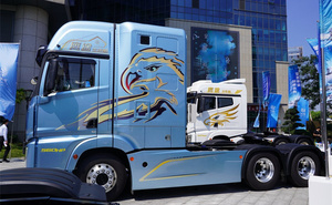 Camions tracteurs diesel Faw <span class=keywords><strong>d</strong></span>'<span class=keywords><strong>occasion</strong></span> 560 CV 39T conduite à gauche 6x4 <span class=keywords><strong>Camion</strong></span> remorqueur en Afrique - Product Image 4
