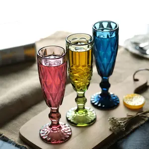 Vendita calda calice colorato 240ml 8oz modello Vintage goffrato vino Champagne blu verde viola grigio vetro tazza bicchieri di champagne