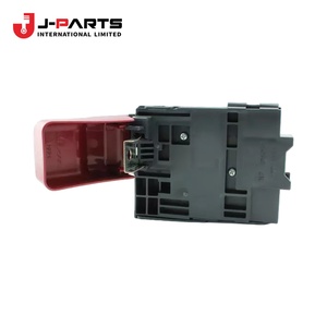 ฝาครอบฟิวส์ไฟฟ้าด้านบน สำหรับโตโยต้า ไฮเอซ LH103 ปี 1993-1998 รุ่น 82622-26020 - Product Image 4