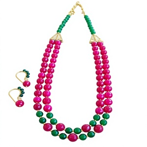 Collier Multicouche Perlé Rose et Vert de Haute Qualité pour Femme, Ensemble Coloré et Élégant Plaqué Or, Bijoux de Fête et de Mariage pour Femme - Product Image 1