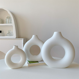 Modern Minimalist Nordic Style White <b>Ceramic</b> Decorative Flower Vases Donut-Shaped Tabletop Vase Set of Three Wholesale - Product Image 4