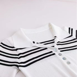 Polo en tricot rayé pour femme, manches courtes, noir et blanc, respirant, coupe ajustée, haut décontracté - Product Image 4