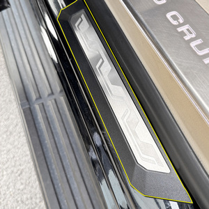 Pedana Laterale in Acciaio Inox LC300 di Alta Qualità a Prezzo di Fabbrica con Nastro Adesivo 3M per Toyota Land Cruiser 2026 - Product Image 5