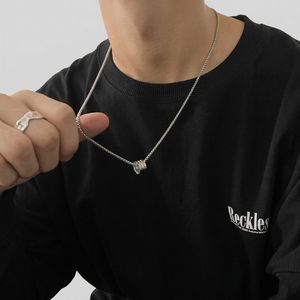 チタン鋼シルバーメッキミニマリストトリプルリングユニセックスペンダントネックレス（ボックスチェーン付き） - Product Image 2