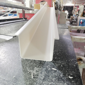 Profils d'extrusion modernes en <span class=keywords><strong>PVC</strong></span> Système de profilés en plastique en forme de U Guangdong <span class=keywords><strong>Prix</strong></span> du fabricant Culture de porcherie Gouttières en plastique <span class=keywords><strong>PVC</strong></span> - Product Image 2
