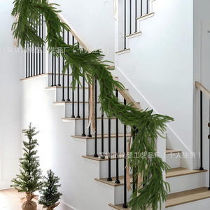 Guirlande de Noël artificielle en pin vert réaliste, décoration hivernale pour escalier et usage intérieur - Product Image 1