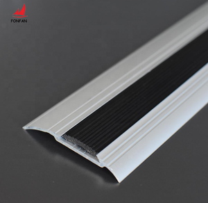 Garniture de nez de bord d'<span class=keywords><strong>escalier</strong></span> moderne <span class=keywords><strong>antidérapante</strong></span> en gros argent or noir <span class=keywords><strong>bande</strong></span> en alliage d'aluminium <span class=keywords><strong>bande</strong></span> d'<span class=keywords><strong>escalier</strong></span> <span class=keywords><strong>antidérapante</strong></span> - Product Image 4