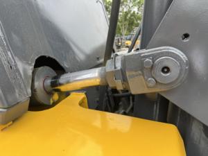 Carretilla elevadora diésel de segunda mano de alta calidad KOMATSU FD200 de 20 toneladas con piezas de repuesto - Product Image 2