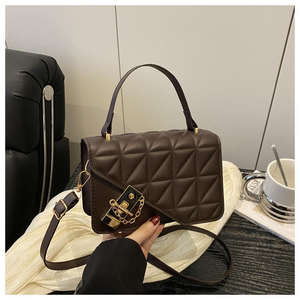 Sac bandoulière tendance en PU couleur unie 2026, sac bandoulière tendance à carreaux - Product Image 1