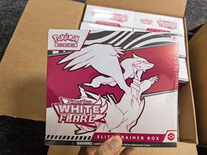Version anglaise Poke Mon TCG Scarlet Violet Black Bolt & White Flare ETB <span class=keywords><strong>Elite</strong></span> Trainer Box Scellé en usine Carte à collectionner - Product Image 3