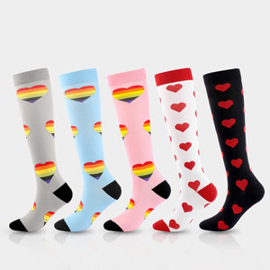 Chaussettes de compression sportives personnalisées avec logo, multicolores, design sur mesure, pour hommes et femmes, chaussettes longues pour la course en plein air - Product Image 1