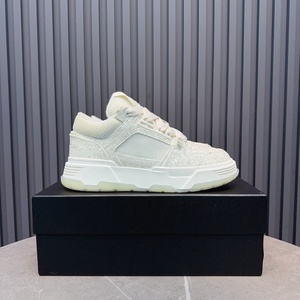 Zapatillas deportivas casuales blancas para hombre, de suela gruesa, con cordones, estilo urbano, para uso diario y al aire libre. - Product Image 1