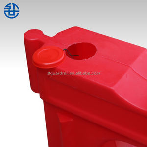 Barriera di plastica per Go-kart per la sicurezza stradale con riempimento di acqua bianca rossa in Rotomolding HDPE - Product Image 5