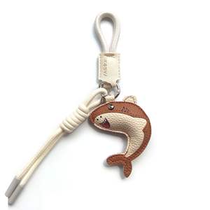 Lindo Llavero de Delfín con Colgante Decorativo para Cartera de Chica, Pareja o Estudiante, de Cuero PU Ecológico y Duradero con Diseño de Ballena Oceánica - Product Image 6