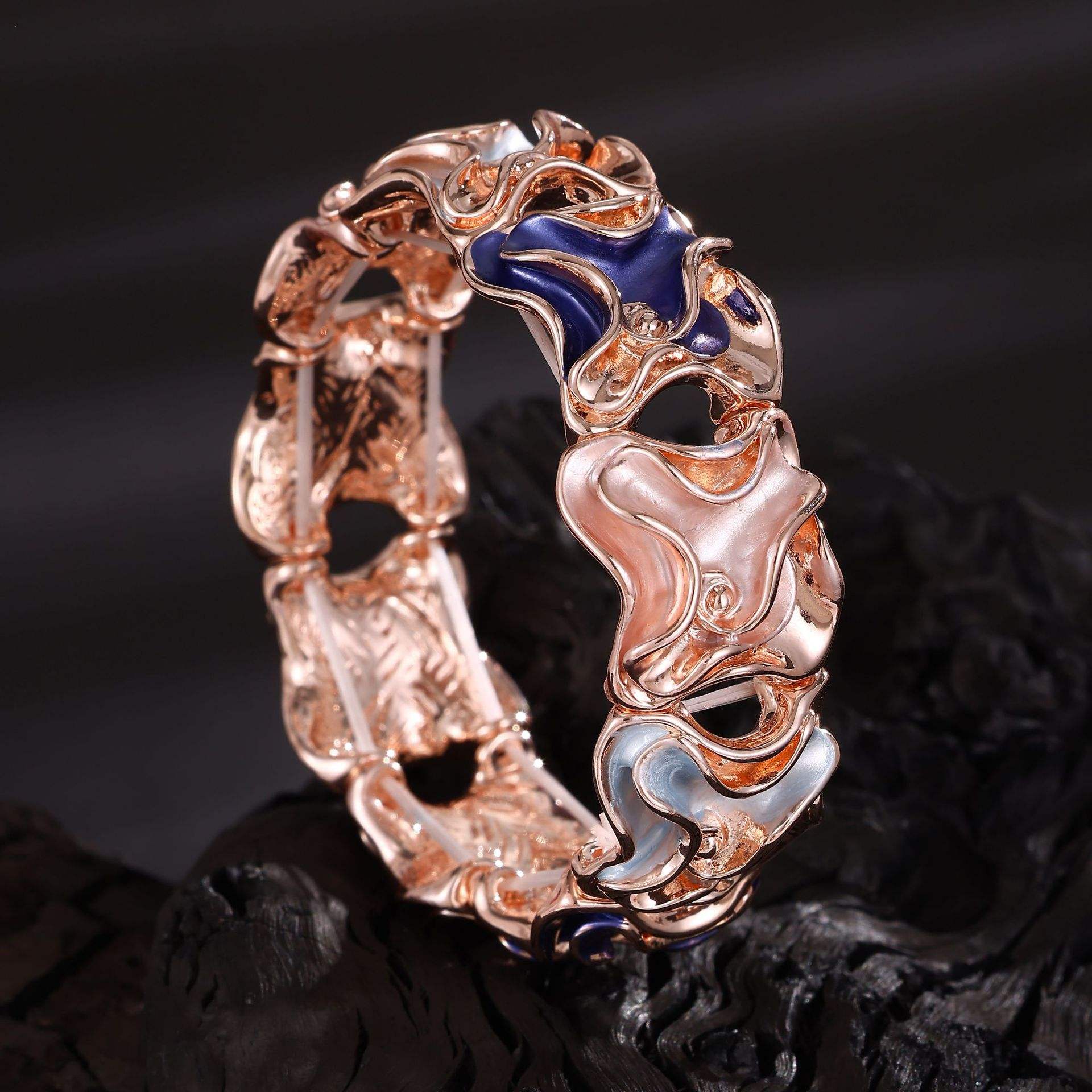 Blue geometric flower bracelet - rose gold