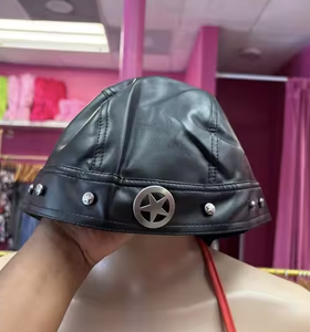 Sombrero <span class=keywords><strong>Pirata</strong></span> Peeqi Skeleton Rivet con Correa <span class=keywords><strong>de</strong></span> Cuero y Bola Lebi - Product Image 3