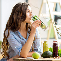 Bouteille d'eau transparente à double paroi personnalisée isolée infuseur à thé couvercle en bambou durable fond épais gobelet à fruits cadeau de noël