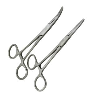 คีมผ่าตัดสแตนเลสสตีล REEAX ENTERPRISES ขนาด 6.25 นิ้ว ปากโค้ง แบบ Kelly Locking Clamp สำหรับห้ามเลือด อุปกรณ์ผ่าตัด - Product Image 1
