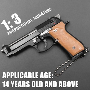 Modellino in Metallo 1:3 Staccabile <span class=keywords><strong>Beretta</strong></span> <span class=keywords><strong>92F</strong></span> per Portachiavi, Ecologico, Regalo di Compleanno per Ragazzi e Adulti - Product Image 4
