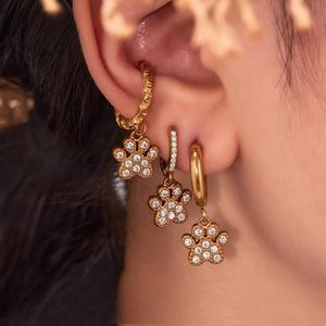 Boucles d'oreilles ZSZL en acier inoxydable plaqué or 18 carats PVD, imperméables, non ternies, avec motif patte d'ours et zircon 5A - Product Image 3