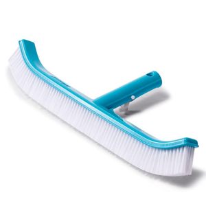 Kit de nettoyage de piscine Intex avec filet, brosse à parois courbées et tête d'aspiration manuelle pour l'entretien des piscines - Product Image 2