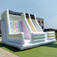 Toboggan gonflable commercial en PVC Macaron avec mur d'escalade, station combinée gonflable pastel pour location événementielle et boutiques