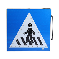 Panneaux de signalisation routière solaires à LED avec cadre en aluminium, haute visibilité (>800m), mode clignotant/lumière constante pour la sécurité des piétons