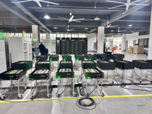 Bateria de Armazenamento de Energia de Lítio LiFePO4 51.2V 48V 300Ah 15kWh com 8000 Ciclos de Vida Útil, Sistema de Armazenamento de Energia Solar Montado no Chão - Product Image 6