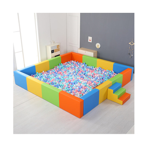 Grande fosse à balles en plastique colorée pour aire de jeux intérieure, piscine à balles pour enfants - Product Image 1