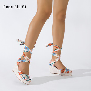 Sandales compensées Coco SILIYA à bout fermé, lacets, semelle en paille, imprimé floral, chaussures de printemps pour femmes - Product Image 1