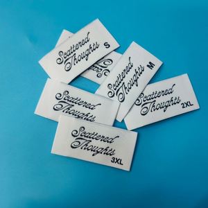 Étiquettes tissées de luxe pour vêtements, 100 % polyester, avec logo personnalisé, pliées en bout, pour col de t-shirt, directement de l'usine - Product Image 3