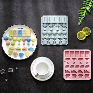 Moldes de silicona para pasteles con diseño de fútbol de 22 cavidades, reutilizables, de calidad alimentaria, moldes magnéticos de silicona para chocolate, dulces y hielo, para hacer tú mismo. - Product Image 3