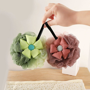 Mignon grand épurateur de corps en maille PE bicolore belle éponge de bain exfoliante en forme de fleur boule de douche double couleur <span class=keywords><strong>Loufa</strong></span> <span class=keywords><strong>Loufa</strong></span> - Product Image 2