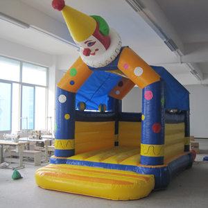 Châteaux gonflables sur le thème du cœur et de l'amour pour le plaisir des enfants, utilisation commerciale, matériau PVC, capacité de 500 kg - Product Image 1