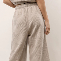 Pantalon en coton respirant et doux à la cheville avec haut à manches courtes convient à toutes les tailles ensemble de tenues d'été pour femmes vêtements de sport