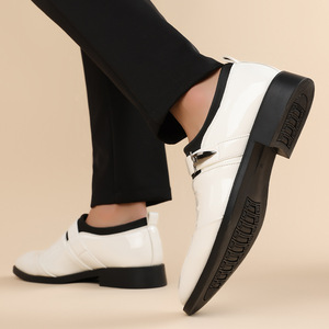 Chaussures habillées Monk Strap à bout pointu en cuir véritable avec semelle extérieure en caoutchouc antidérapante pour le bureau et la carrière, couleur noire unie, pour hommes - Product Image 3