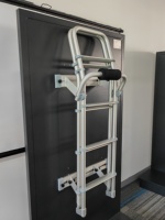 Échelle arrière pliable pour camping-cars, caravanes et fourgonnettes, gain de place