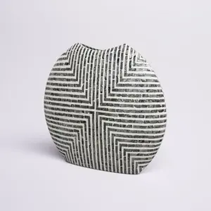 Llamativo jarrón moderno de nácar para decoración de flores, maceta para el hogar, paquete OEM hecho en Vietnam, fabricación directa - Product Image 2